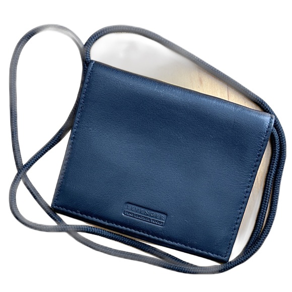 Levenger Black Card/ID Holder - Picture 9 of 9